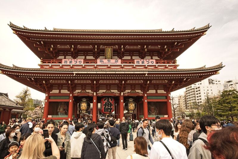 DC 23-0677-082.jpg :: Iglu Tour, Ultimate Japan & Cherry Blossom, Tokyo, Japan, Senso-ji, Asakusa Kannon Temple, Temple, Buddhist temple, Buddhist, Asakusa, spiritual site, fishermen, statue of Kannon, Kannon, goddess of compassion, goddess, Sumida River, Nakamise Dori, street, Kaminarimon Gate, gate, Hozomon Gate, second gate, Treasure-house gate, large lanterns, Nio statues, straw sandals, guardians of Buddha,