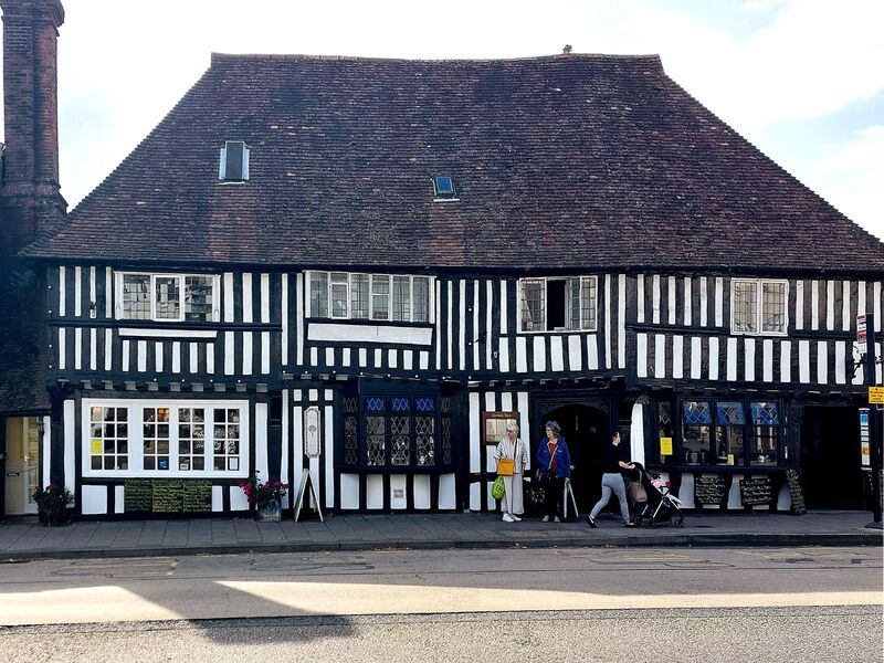 DC 24-0736-038.jpg :: Tenterden, Kent: The Lemon Tree restaurant, a 14th century heavily timbered Wealden Hall house in High Street Tenterden. Photo taken 04/09/2024