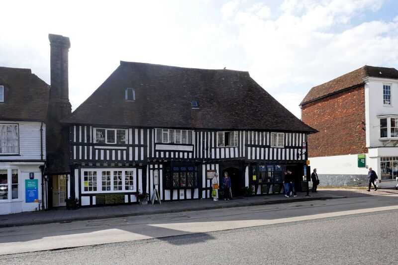 DC 24-0736-039.jpg :: Tenterden, Kent: The Lemon Tree restaurant, a 14th century heavily timbered Wealden Hall house in High Street Tenterden. Photo taken 04/09/2024