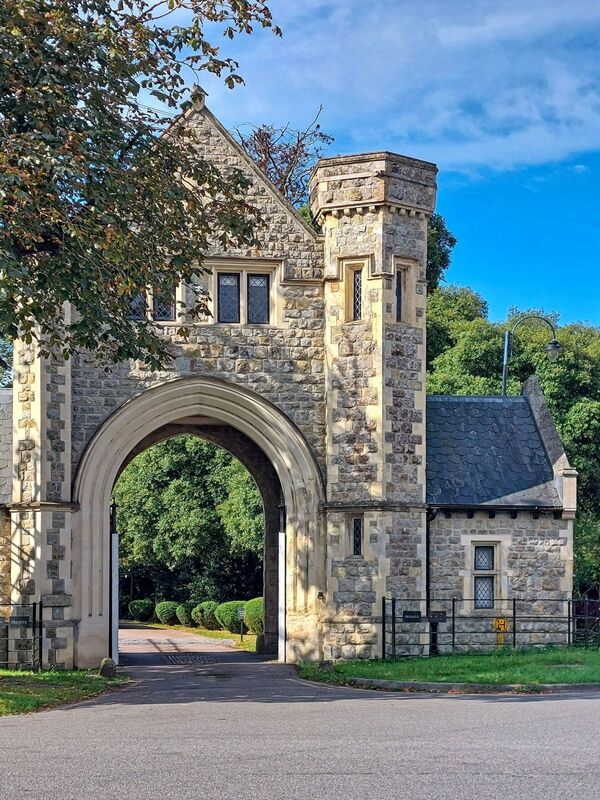 DC 24-0736-062.jpg :: Tenterden, Kent: Gatehouse of Heronden Hall, a Grade II listed building. The gatehouse is a Gothic-style structure designed by the notable architect William John Dongthorn in 1846 for local landowner William Whelan. Photo taken 04/09/2024
