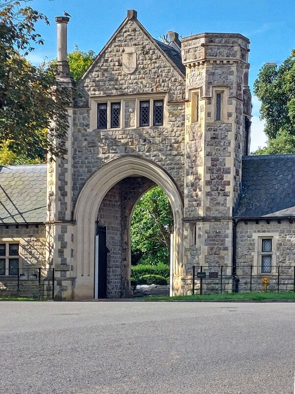 DC 24-0736-064.jpg :: Tenterden, Kent: Gatehouse of Heronden Hall, a Grade II listed building. The gatehouse is a Gothic-style structure designed by the notable architect William John Dongthorn in 1846 for local landowner William Whelan. Photo taken 04/09/2024