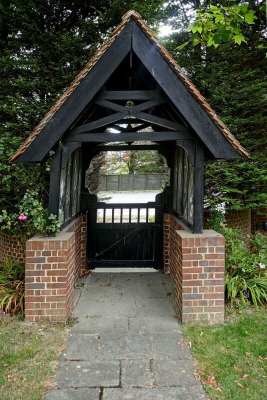 DC 24-0736-071.jpg :: Tenterden, Kent: Gateway into the Little Silver Country Hotel, a former 16 bedroom hotel and wedding venue on Ashford Road in Tenterden. The main part of the property features a mock-Tudor façade and dates back to the mid 20th century Photo taken 04/09/2024