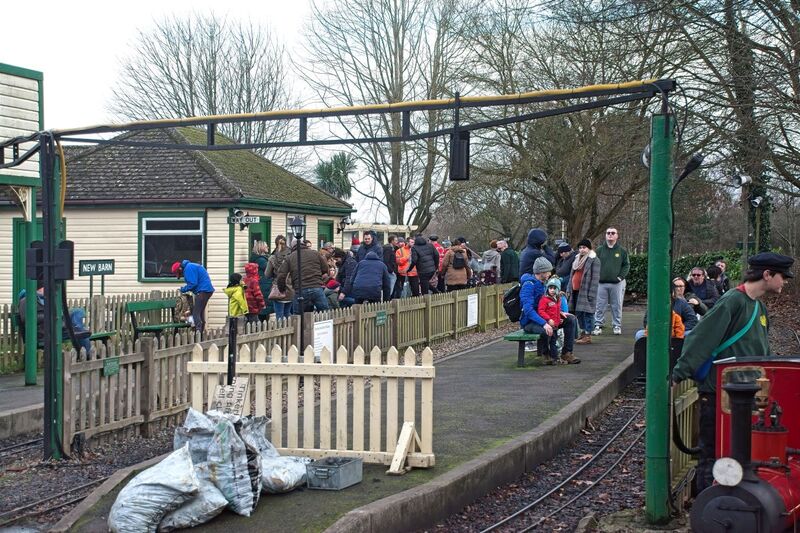 DC 24-0738-033.jpg :: Swanley New Barn Railway, Swanley Park Kent: The Swanley New Barn Railway is a 7+1?4 in (184 mm) gauge railway located in Swanley Park, Swanley, Kent. It is signalled throughout with the signals being controlled from New Barn Station which also serves as a terminus. Photo taken 01/01/2024