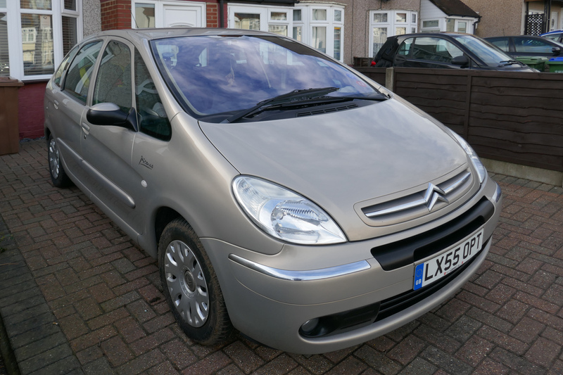 DC 24-0769-001.jpg :: 2005 Citroen Picasso Xsara Desire. Website owners car from new, located outside house in Harcourt Avenue, Sidcup. Reg No. LX55OPT. Photo taken 24/02/2024