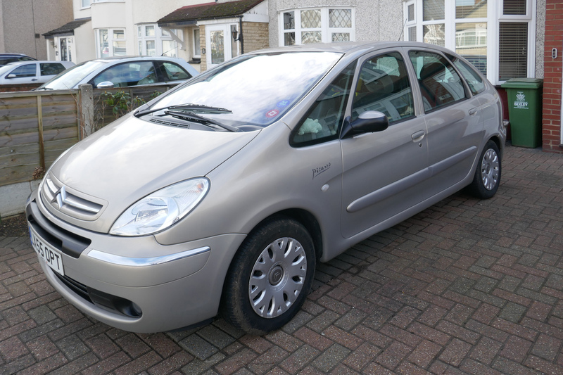 DC 24-0769-003.jpg :: 2005 Citroen Picasso Xsara Desire. Website owners car from new, located outside house in Harcourt Avenue, Sidcup. Reg No. LX55OPT. Photo taken 24/02/2024