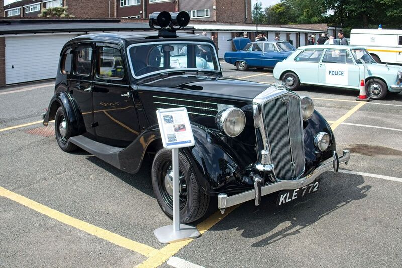 DC 25-0777-005.jpg :: Marlow House, Sidcup, Historic Police Cars Display: A Met Police preserved Wolseley 18/85 dating from 1948. Part of the Metropolitan Police Historic Vehicle Collection. Reg No. KLE 772. This is the oldest vehicle in the Met Historic Vehicle Collection. It was one of the first ever police patrol vehicles in the Met police and took part in the coronation of Queen Elizabeth II in 1953. Photo taken 08-06-2025