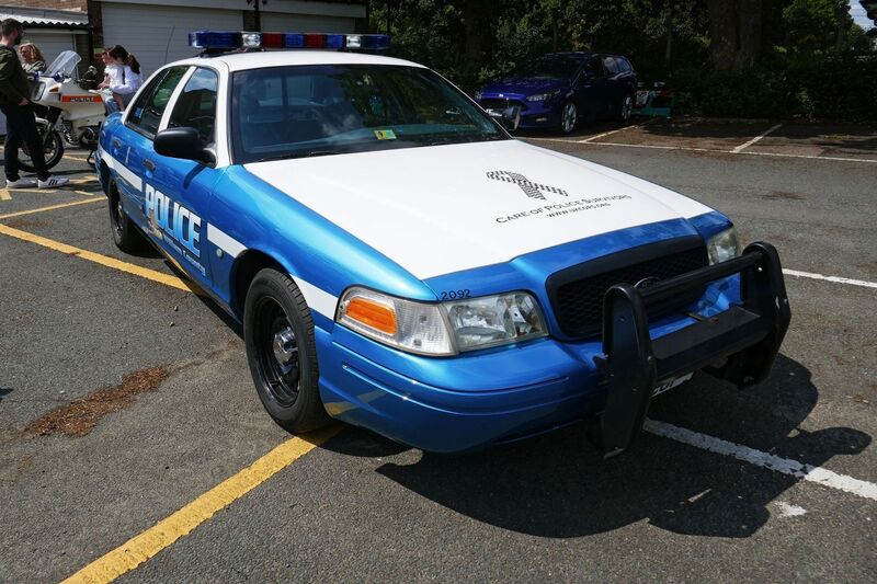 DC 25-0777-048.jpg :: Marlow House, Sidcup, Historic Police Cars Display: 2002 Prince William County Police Ford Crown Victoria Interceptor car. Part of the Metropolitan Police Historic Vehicle Collection. Reg No. V12 COP. Photo taken 08-06-2025