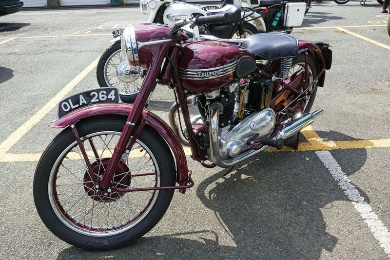 DC 25-0777-055.jpg :: Marlow House, Sidcup, Historic Police Cars Display: Triumph 5T Speed Twin. Part of the Metropolitan Police Historic Vehicle Collection. Reg No. OLA 264. Photo taken 08-06-2025