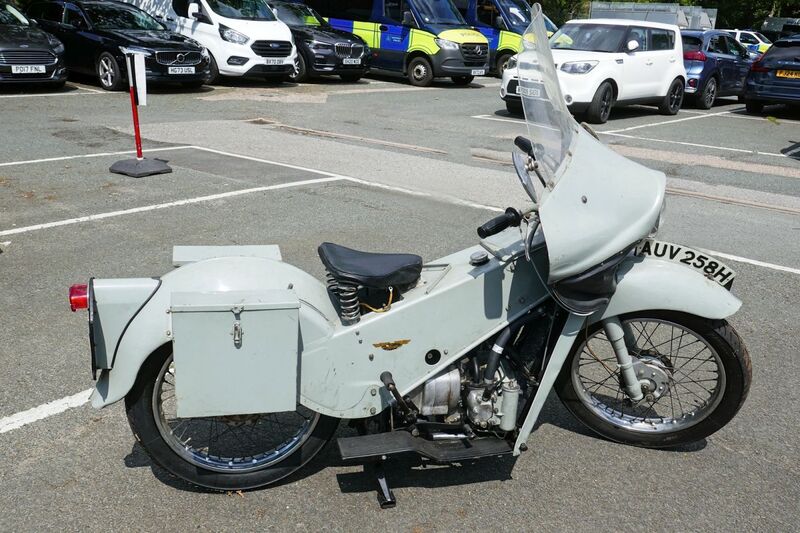 DC 25-0777-061.jpg :: Marlow House, Sidcup, Historic Police Cars Display: 1970 Velocette LE 0.2 also known as a Noddy Bike. Part of the Metropolitan Police Historic Vehicle Collection. Reg No. AUV 258H. Photo taken 08-06-2025