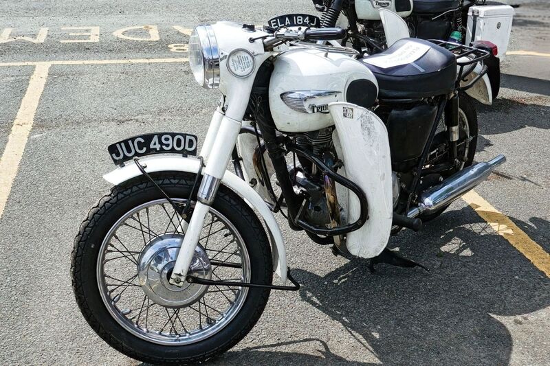 DC 25-0777-065.jpg :: Marlow House, Sidcup, Historic Police Cars Display: 1966 Triumph Thunderbird. Part of the Metropolitan Police Historic Vehicle Collection. Reg No. JUC 490D. Photo taken 08-06-2025