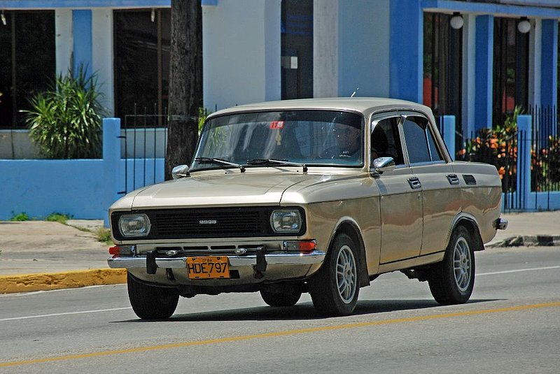 DC 11-0240-073.jpg :: 2011 - Cuban Classic Cars - Moskvitch 2140. Starting 1982, the 40 became the only Moskvitch on all of the markets. It was face-lifted the same year: the shield logo was changed to feature \