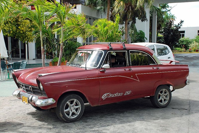 DC 11-0240-105.jpg :: 2011 - Cuban Classic Cars - 1959 Ford Taunus 17M P2. Seen outside the Hotel Gran Caribe Jagua in Cienfuegos. Reg. No. FDD 529 on a Yellow Cuban plate. 31/05/2011  
