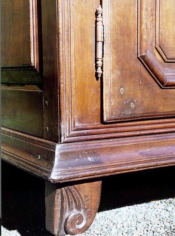 Quebec sideboard detail.jpg