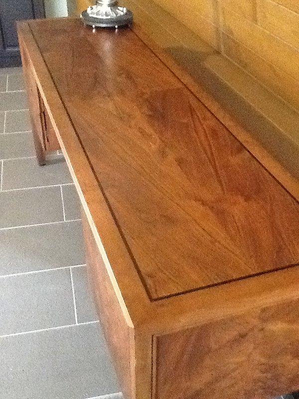 credenza1.jpg