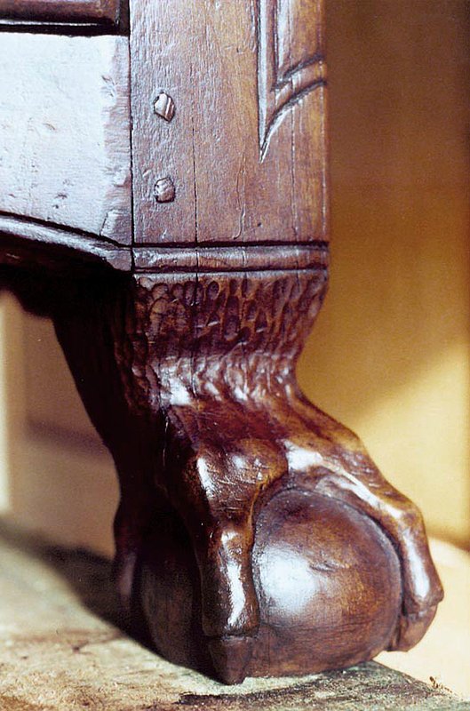 detail with ball and claw foot.jpg