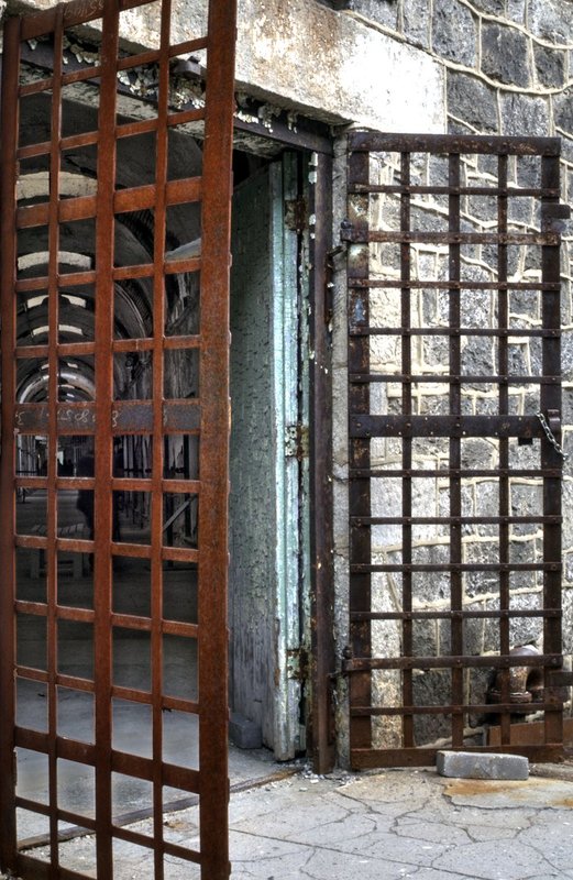 From the Outside Looking In (DLM_20140405_011_0222_3_4_web).jpg :: Eastern State Penitentiary, Philadelphia, PA