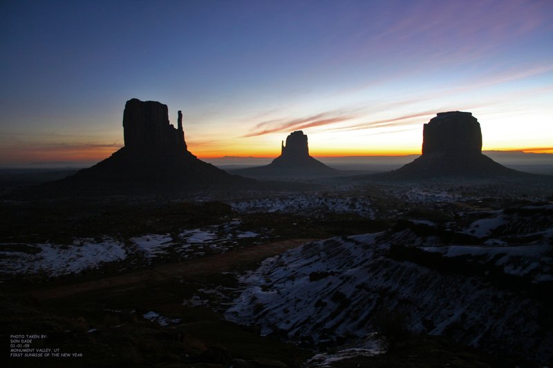 01-01-2009_First Sunrise Monument Valley Ut.jpg