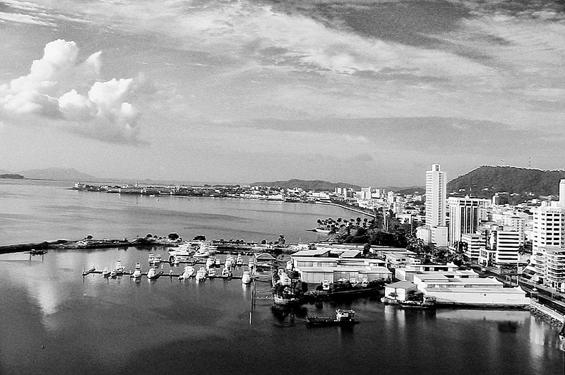 Av. Balboa Panama City100-0078.jpg
