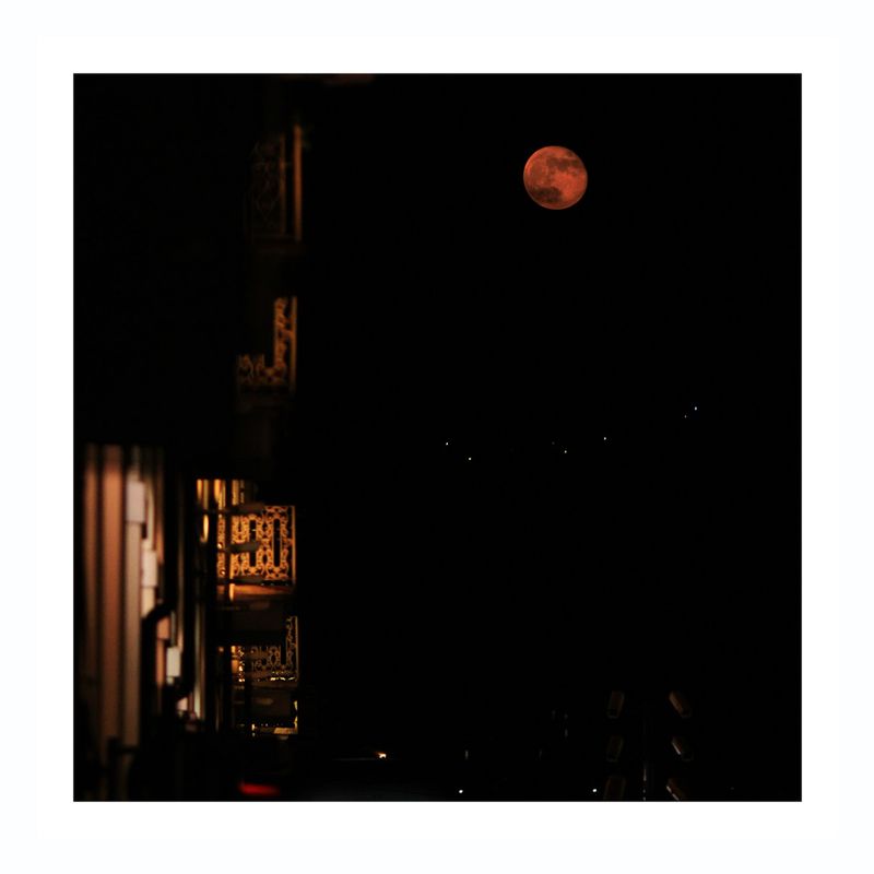 Red moon.jpg