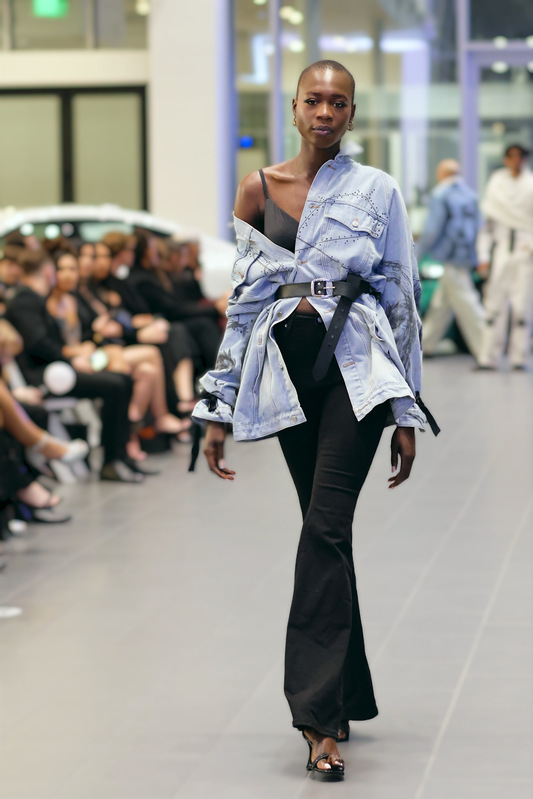 LNS_0420(1).jpg :: Processed with Lensa with Auto Adjustments