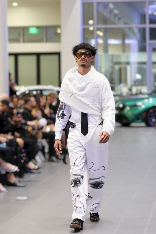 LNS_0423.jpg :: Processed with Lensa with Magic Correction