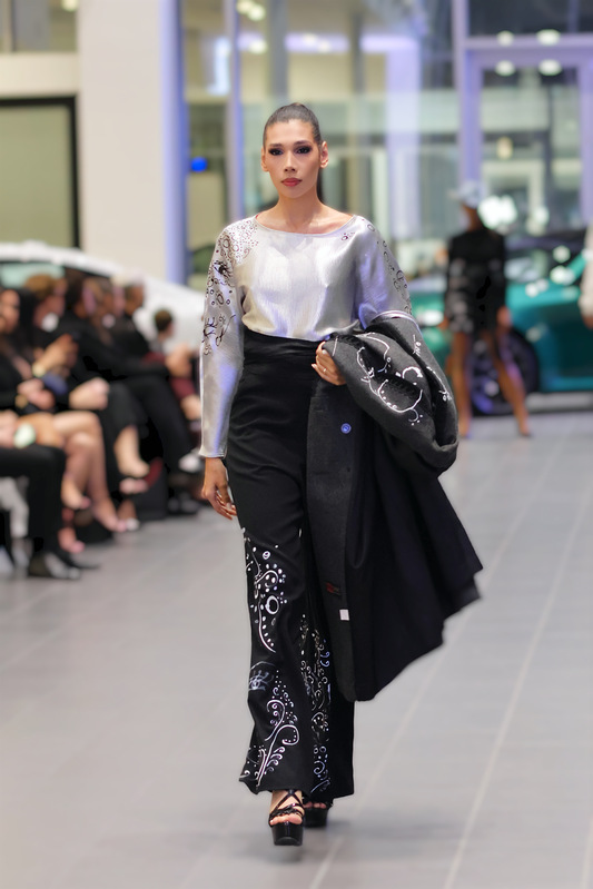 LNS_0431.jpg :: Processed with Lensa with Magic Correction