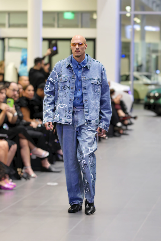 LNS_0454.jpg :: Processed with Lensa with Auto Adjustments