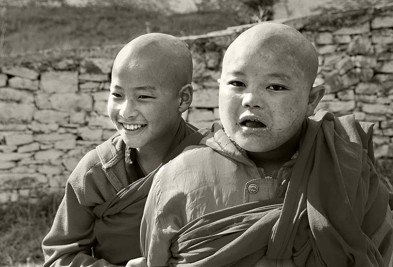 Boy Monks 008.jpg :: Bhutanese Boy Monks
