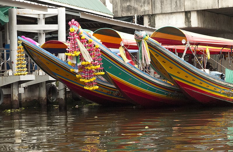 Canal Longboats 0508 copy.jpg