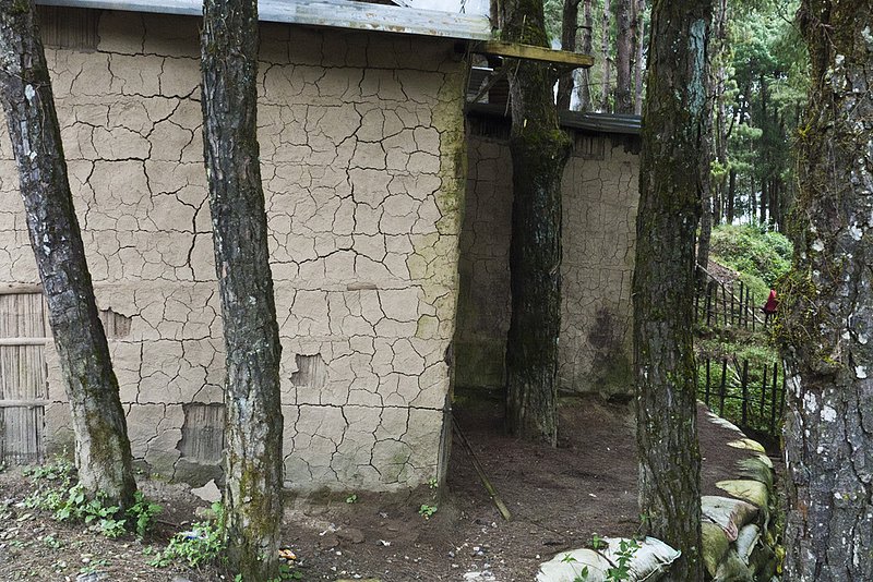 Cracked Walls 0924 copy.jpg