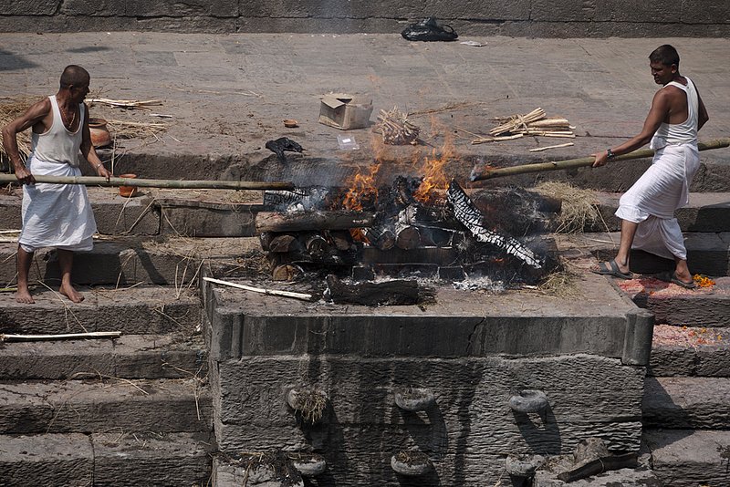 Cremation at the Ghat 0652 copy.jpg