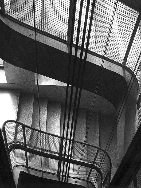 Elevatorshaft - Hui Noeau Selection 2011.jpg