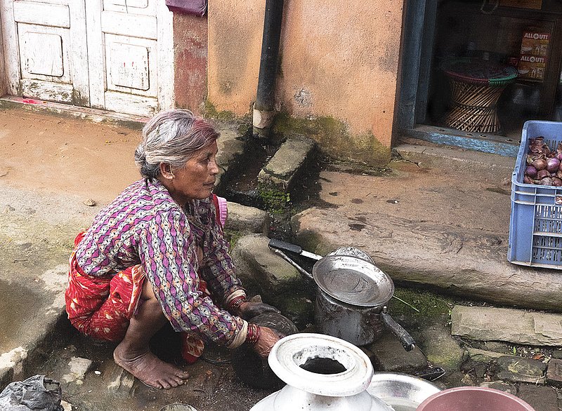 Nepalese Woman 0848 crop.jpg