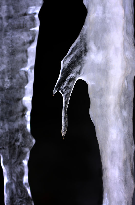 ER Ice_0037-2_edited-11.jpg :: Icicle formation at Eagle Rock cliff face.