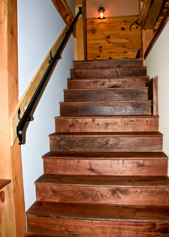 Indoor Bannister_2.jpg :: Interior bannister railing and detail.