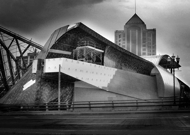 Taubman Museum - Roanoke, VA.jpg :: The Taubman Museum in Roanoke, VA opened in Nov 2008. When the plans and drawings were unveiled (and as the structure was being built) the public outrage at it's \