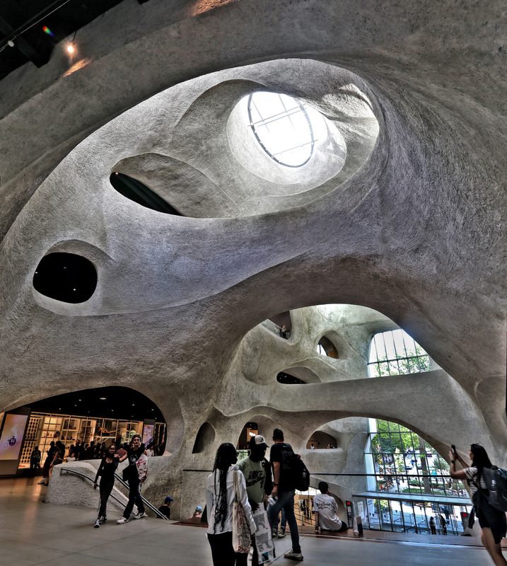 AMNH GilderHall 02A Pano.jpg