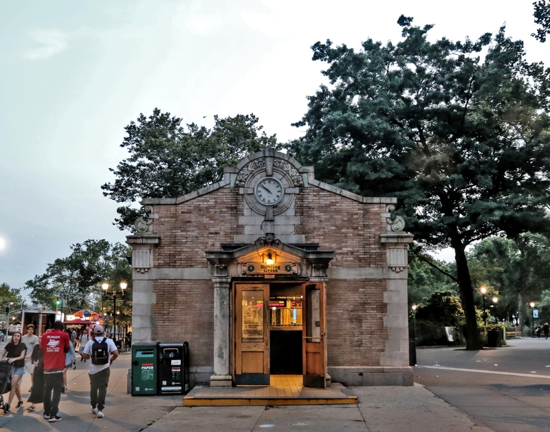 Bowling Green Subway Entrance 01A(1).jpg