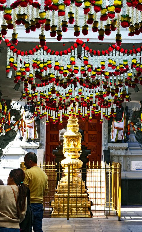 Flushing Temple Entrance 03A.jpg
