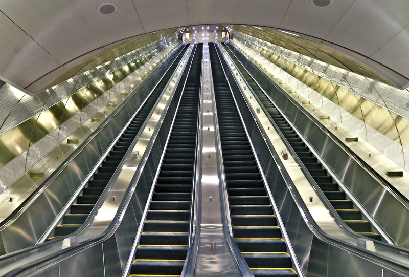 Grand Central Madison Esclator 01A.jpg
