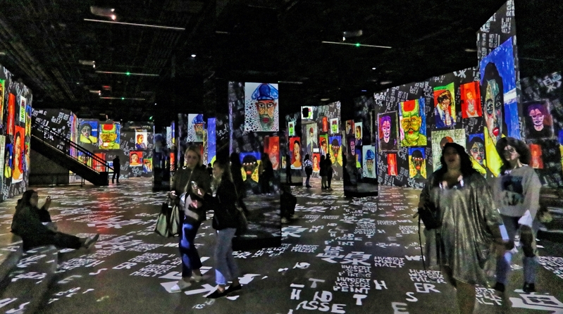 Gustav Klimt Show 073A(1).jpg