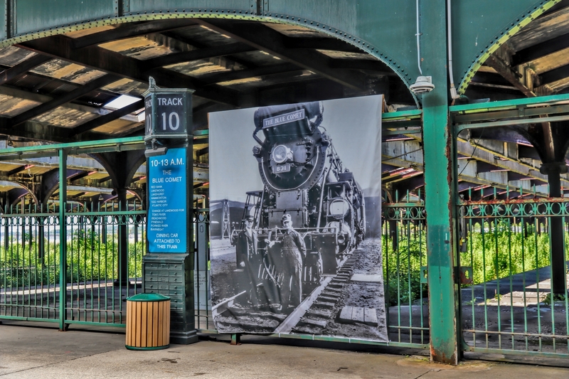 Jersey City Central Station Interior Concourse 02A.jpg