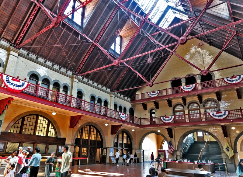 Jersey City Central Station Interior Terminal 02A.jpg