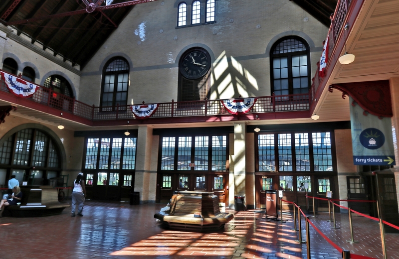 Jersey City Central Station Interior Terminal 05A.jpg