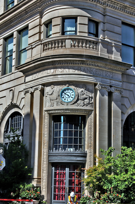 LES Jarmlowsky Bank 01A.jpg