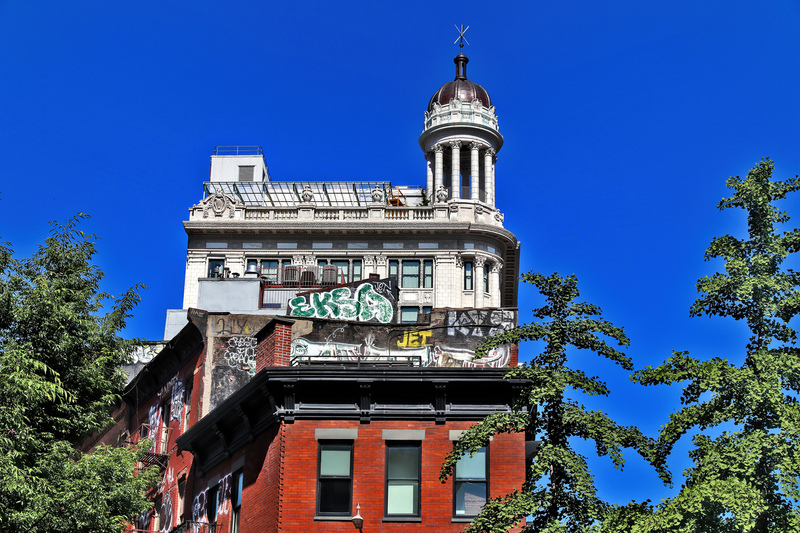 LES Jarmlowsky Bank 03A.jpg