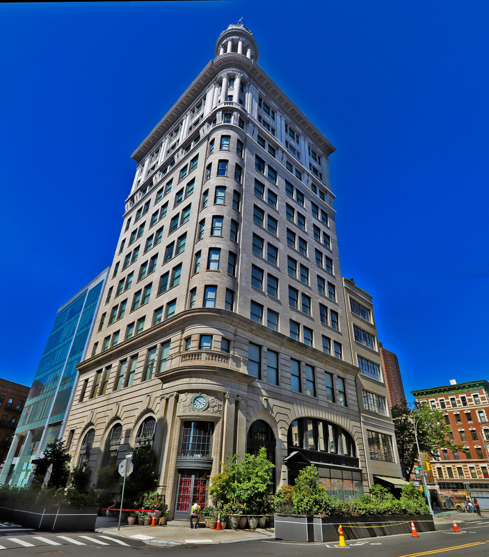 LES Jarmlowsky Bank pano 01A.jpg