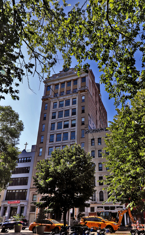 LES Jewish Forward Bldg 01A.jpg