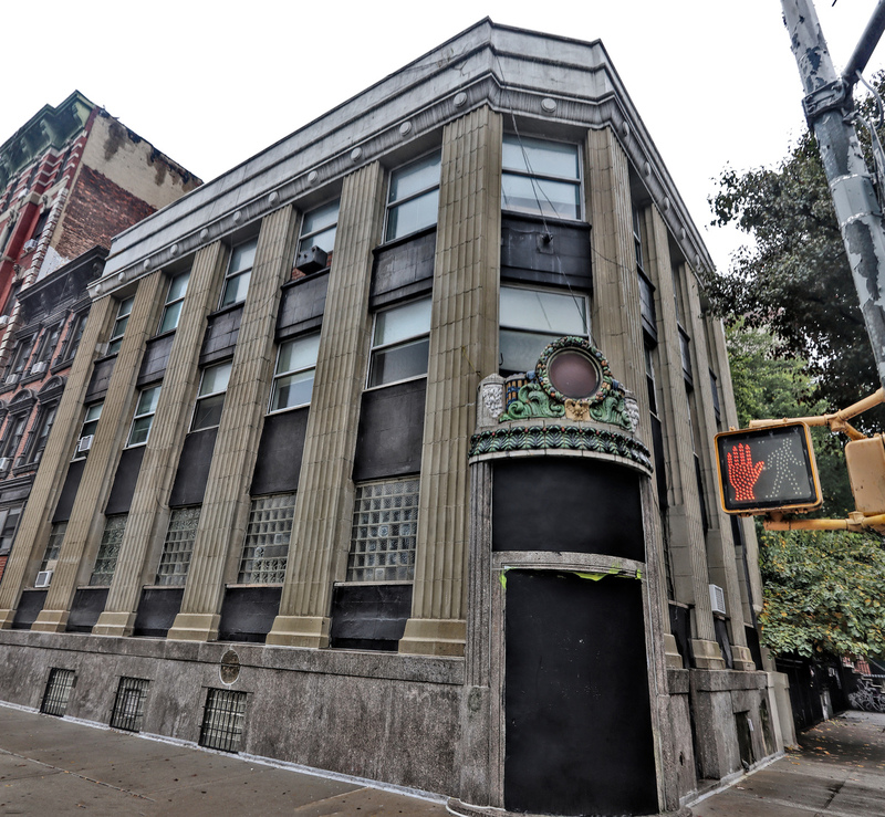 LES Secession bank Pano 01A.jpg