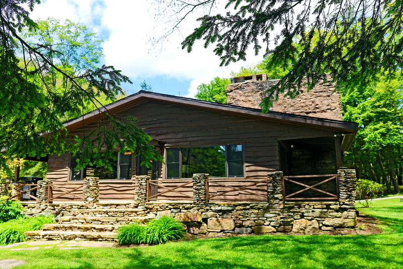 Laurel Highlands Cabin 03A(1).jpg